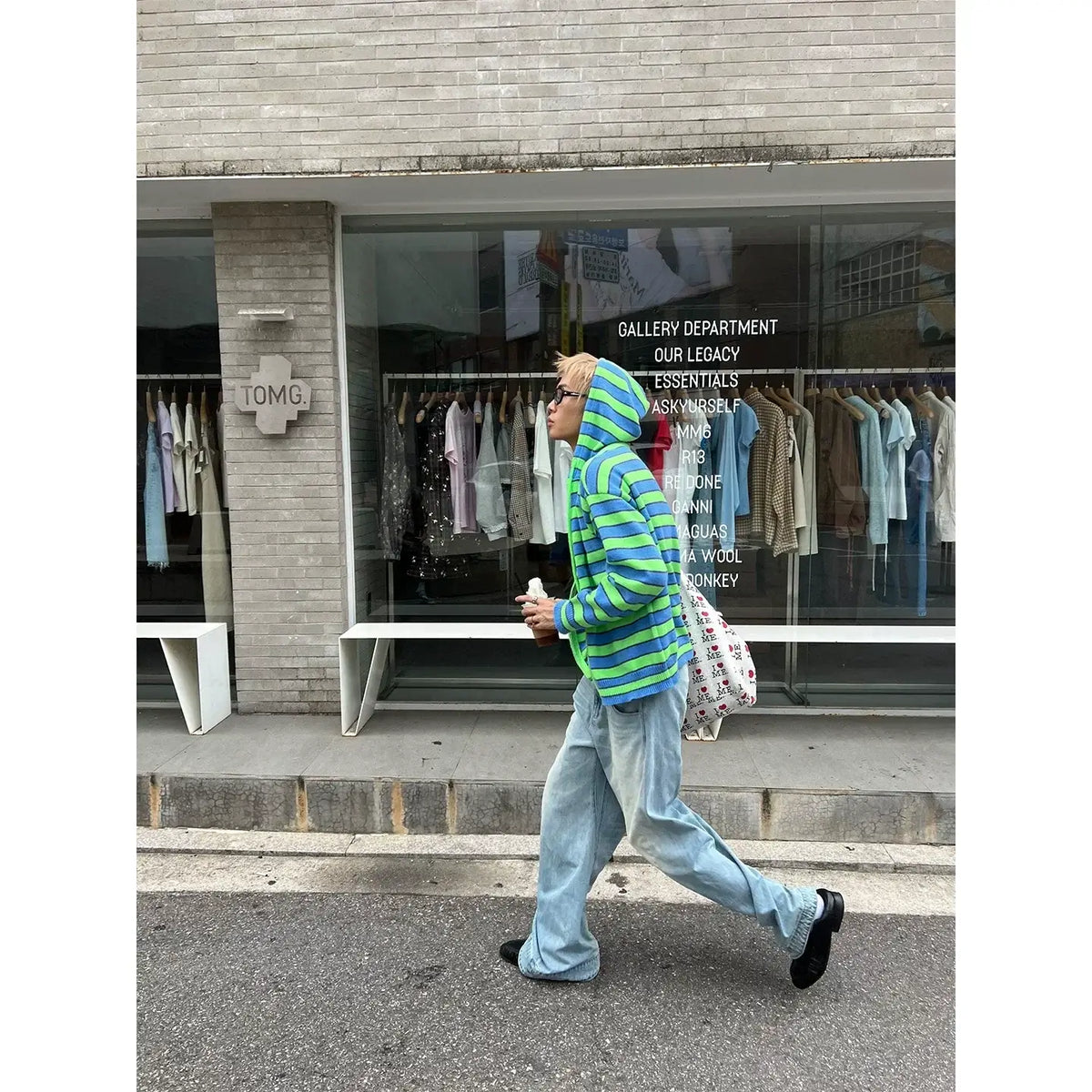 Washed Gradient Wide-Leg Jeans — image 3