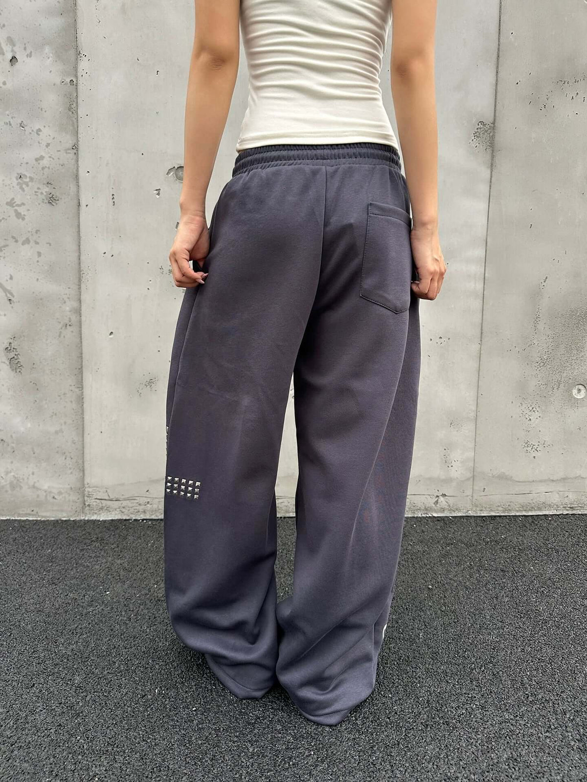 Letter Print Rivet Wide-Leg Drawstring Sweatpants — image 4