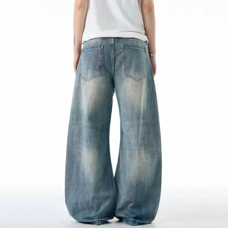 IEFB Distressed Curved Knife Jeans