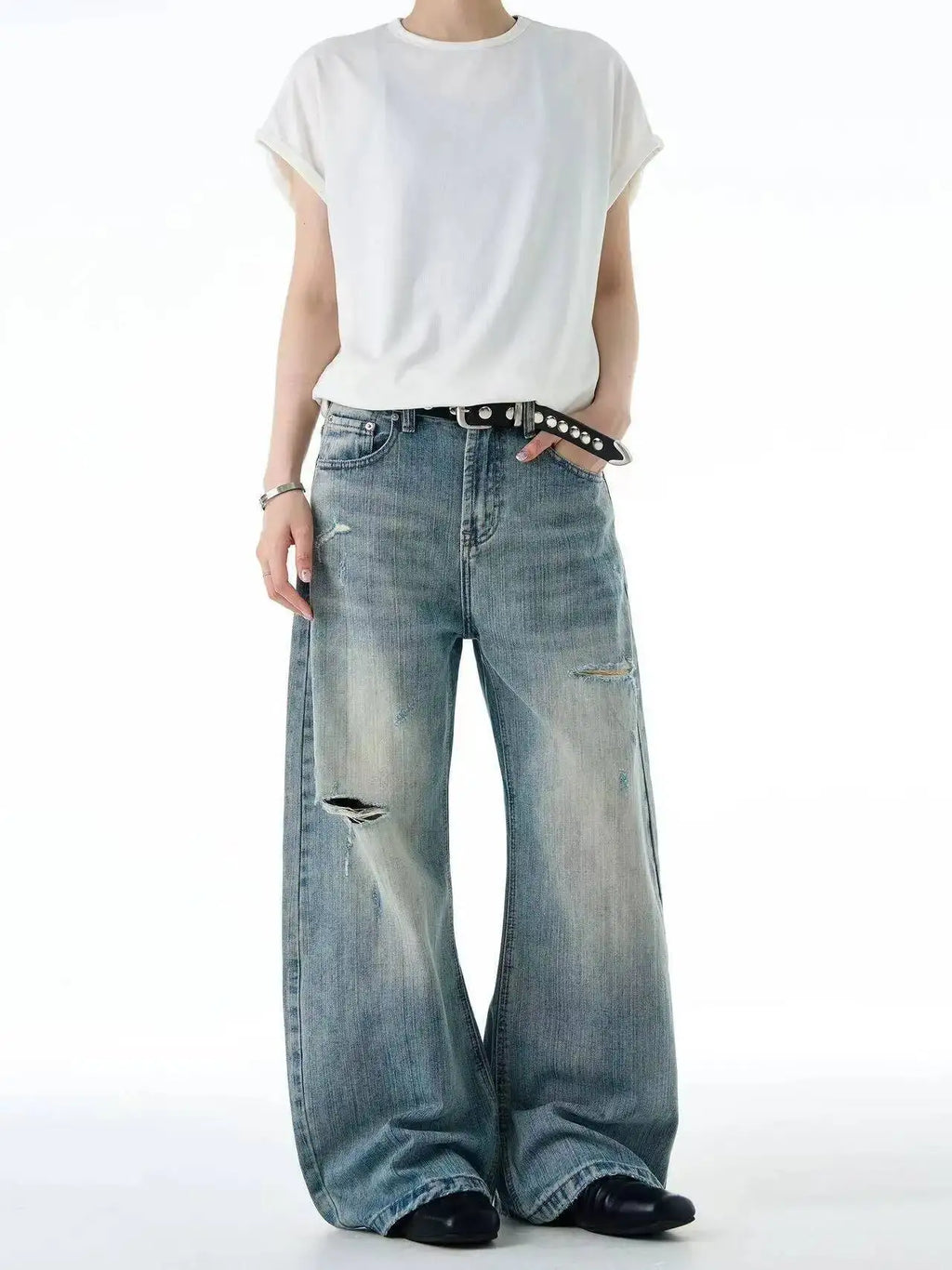 IEFB Distressed Curved Knife Jeans product detail