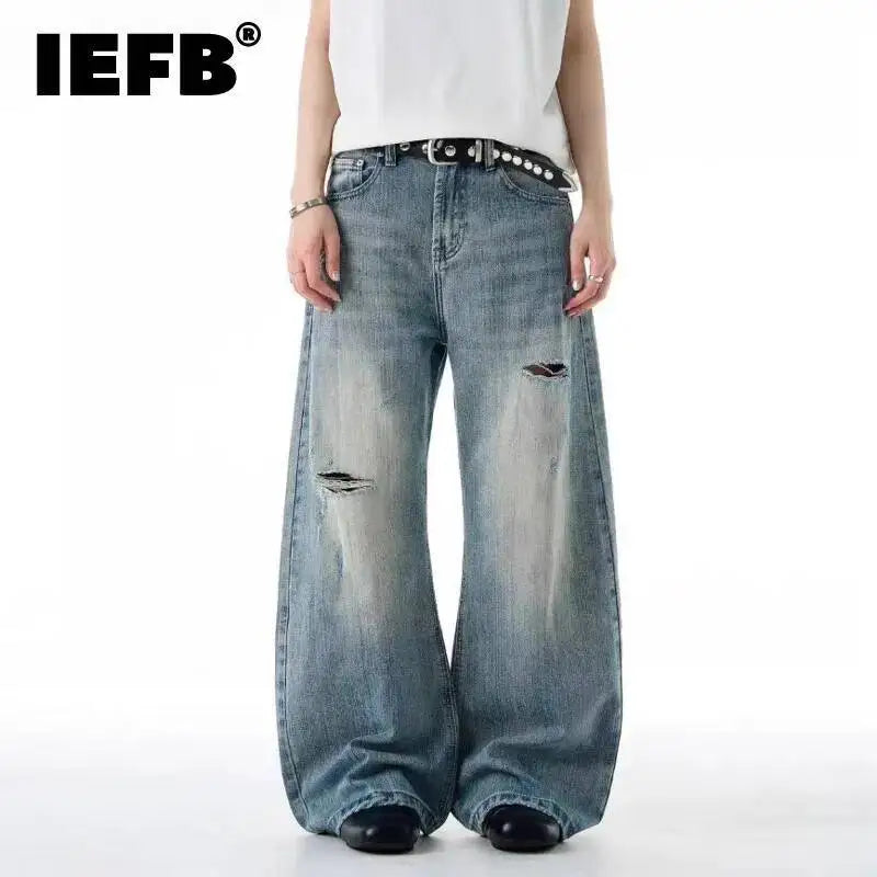 IEFB Distressed Curved Knife Jeans