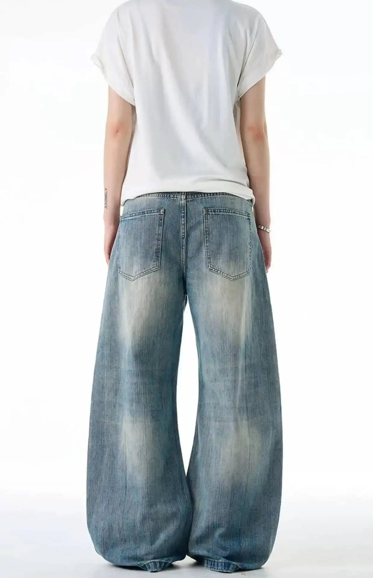 IEFB Distressed Curved Knife Jeans product detail